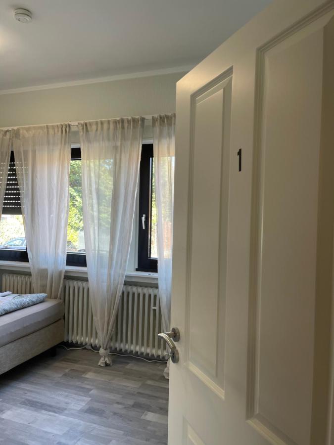 Comfortable Shared Apartment With Private Room In Wesseling Exterior photo